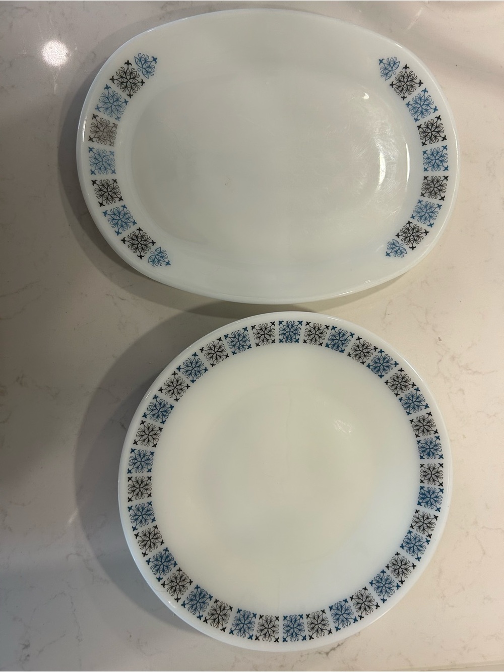 Rare! Vintage Pyrex Blue & Black Snowflake Garland Dinnerware Set – 5 Pieces